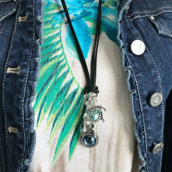 Scroll Nautical Sea Turtle Sea Shell Charm Pendant Necklace - Picture 5 of 8